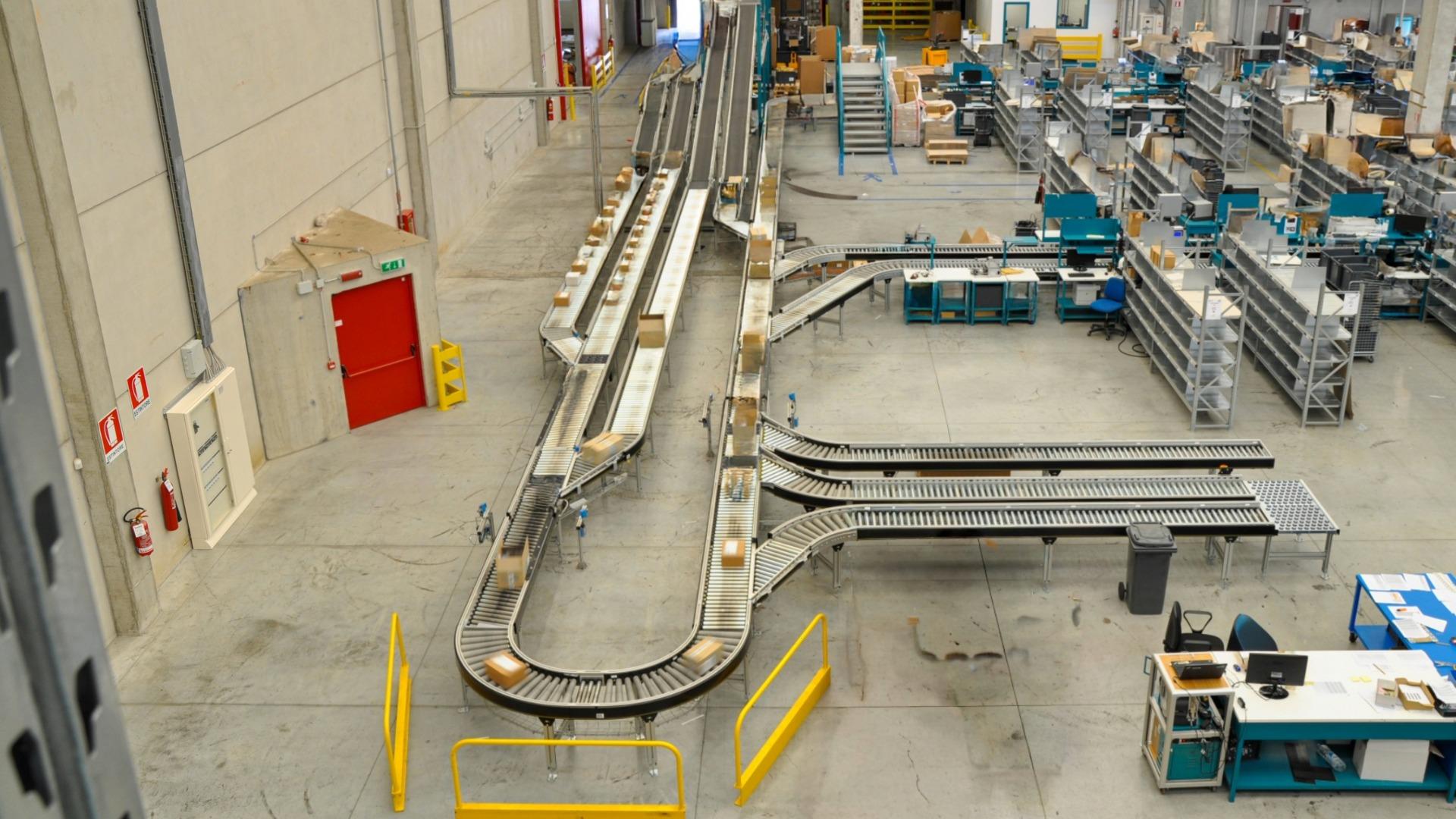 MHART – automatización con sorter y sistemas de packing para logística avanzada